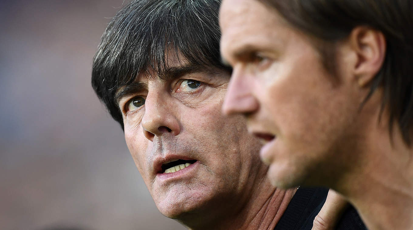 "Beide Innenverteidiger haben mir sehr gut gefallen": Löw (l.) zur Defensive © Franck Fife/AFP/Getty Images