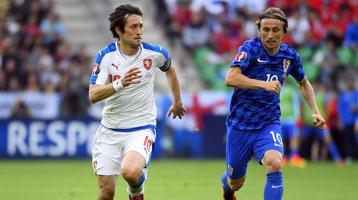 Tomas Rosicky helped Czech Republic fight back for an important point © Getty Images 2016