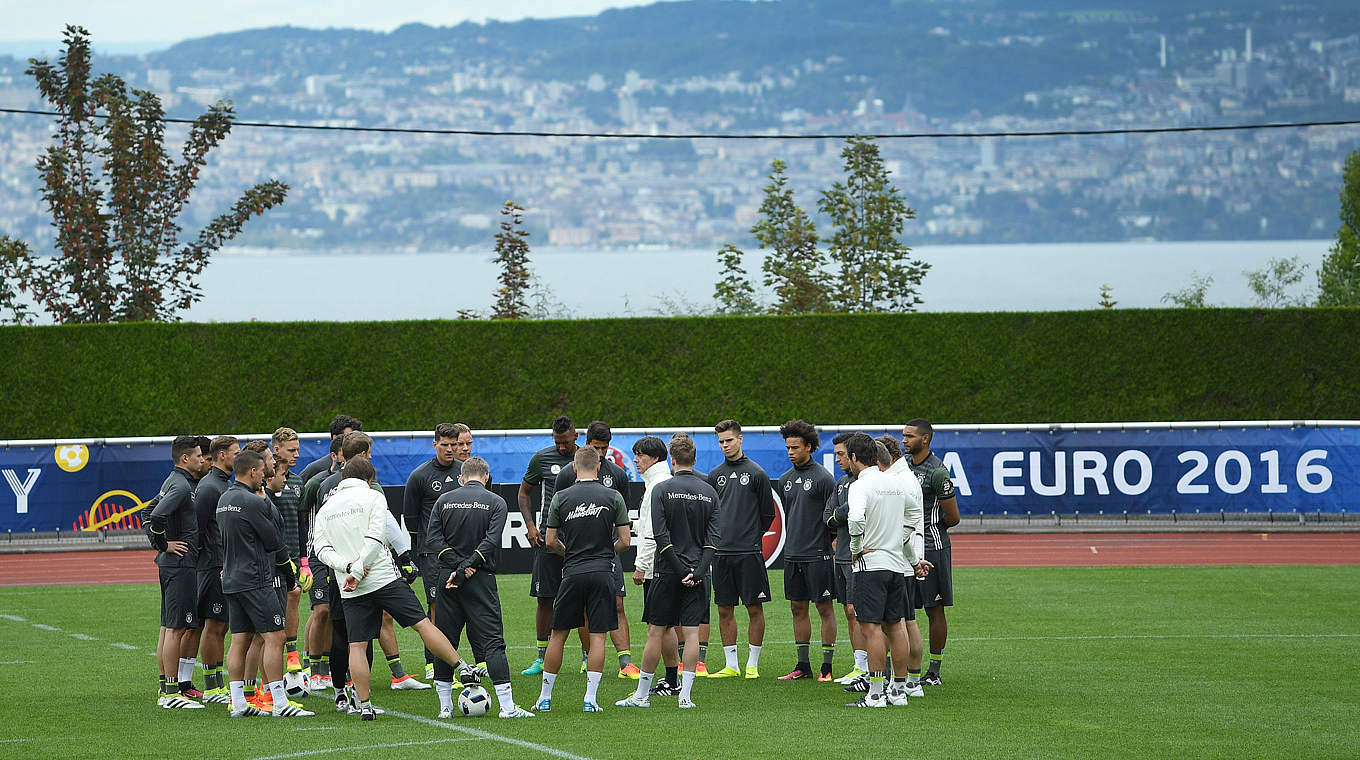 Löw (M.): "Die Spieler denken mit, sprechen mich an - die Mitarbeit ist sagenhaft gut" © Getty Images