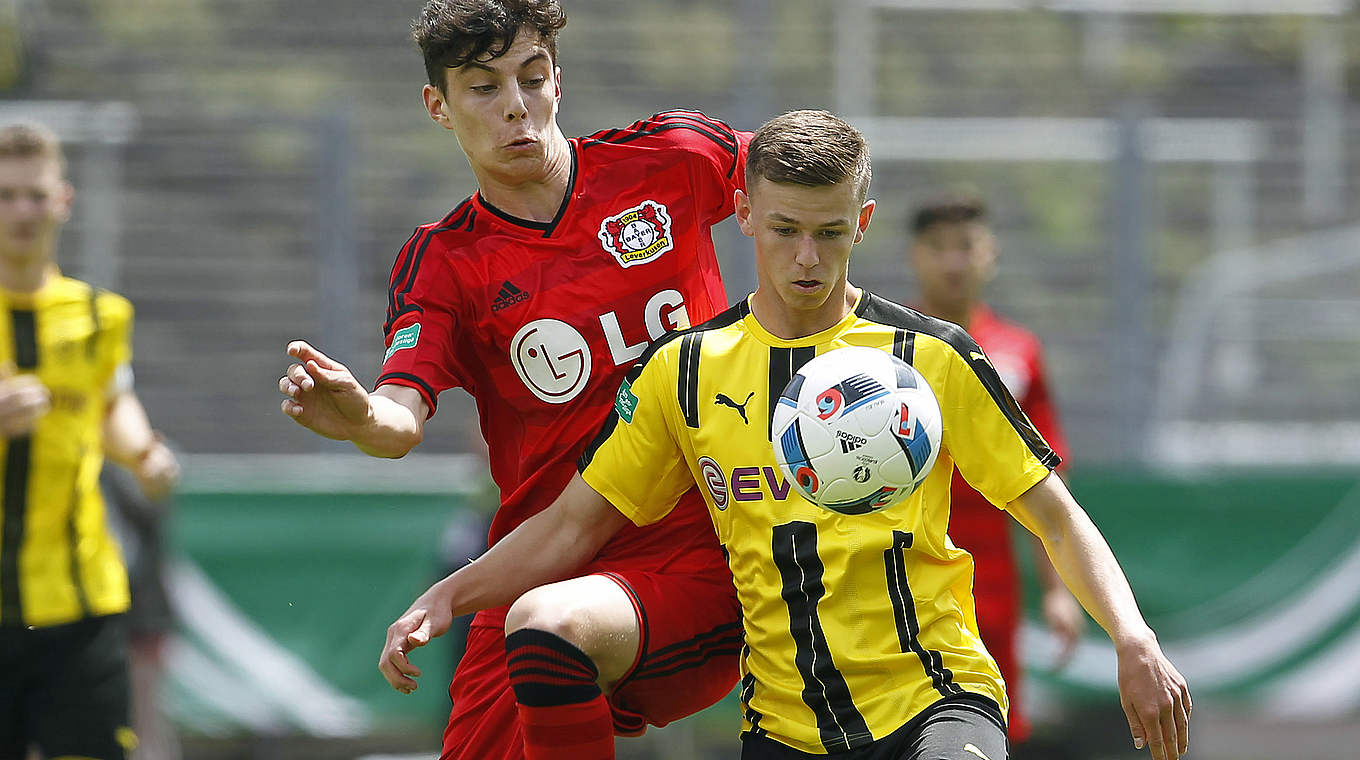 Erzielt den Führungstreffer für die Bayer-Junioren: U 17-Nationalspieler Kai Havertz (l.) © 2016 Getty Images