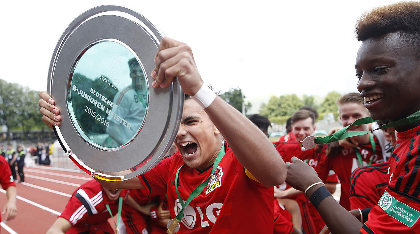 Führt Leverkusen als Kapitän zum Titel: der Juniorennationalspieler Atakan Akkaynak  © 2016 Getty Images