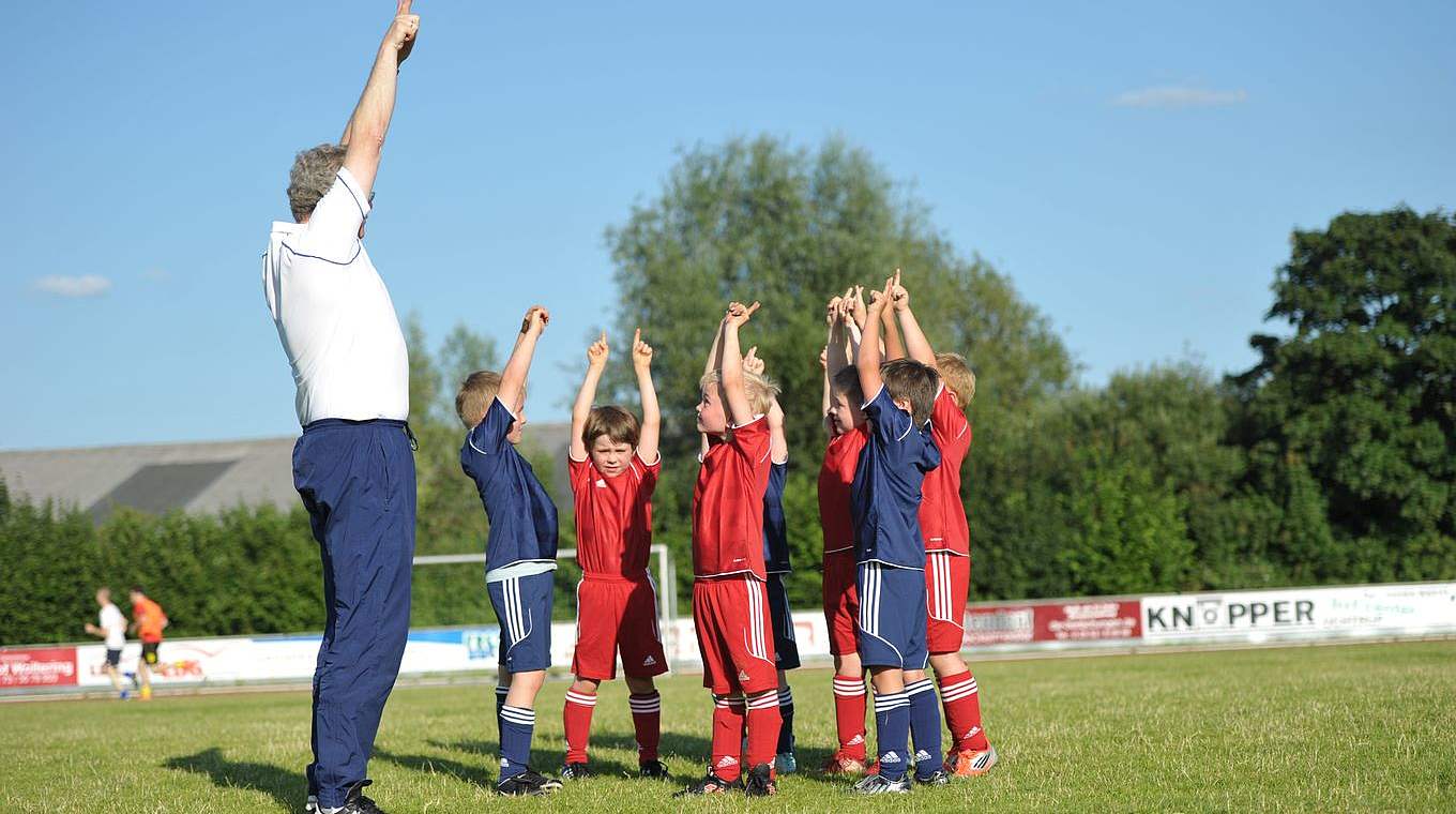 Für die Kleinsten die Größten: FUSSBALL.DE widmet Jugendtrainern eine Themenwoche © philippka