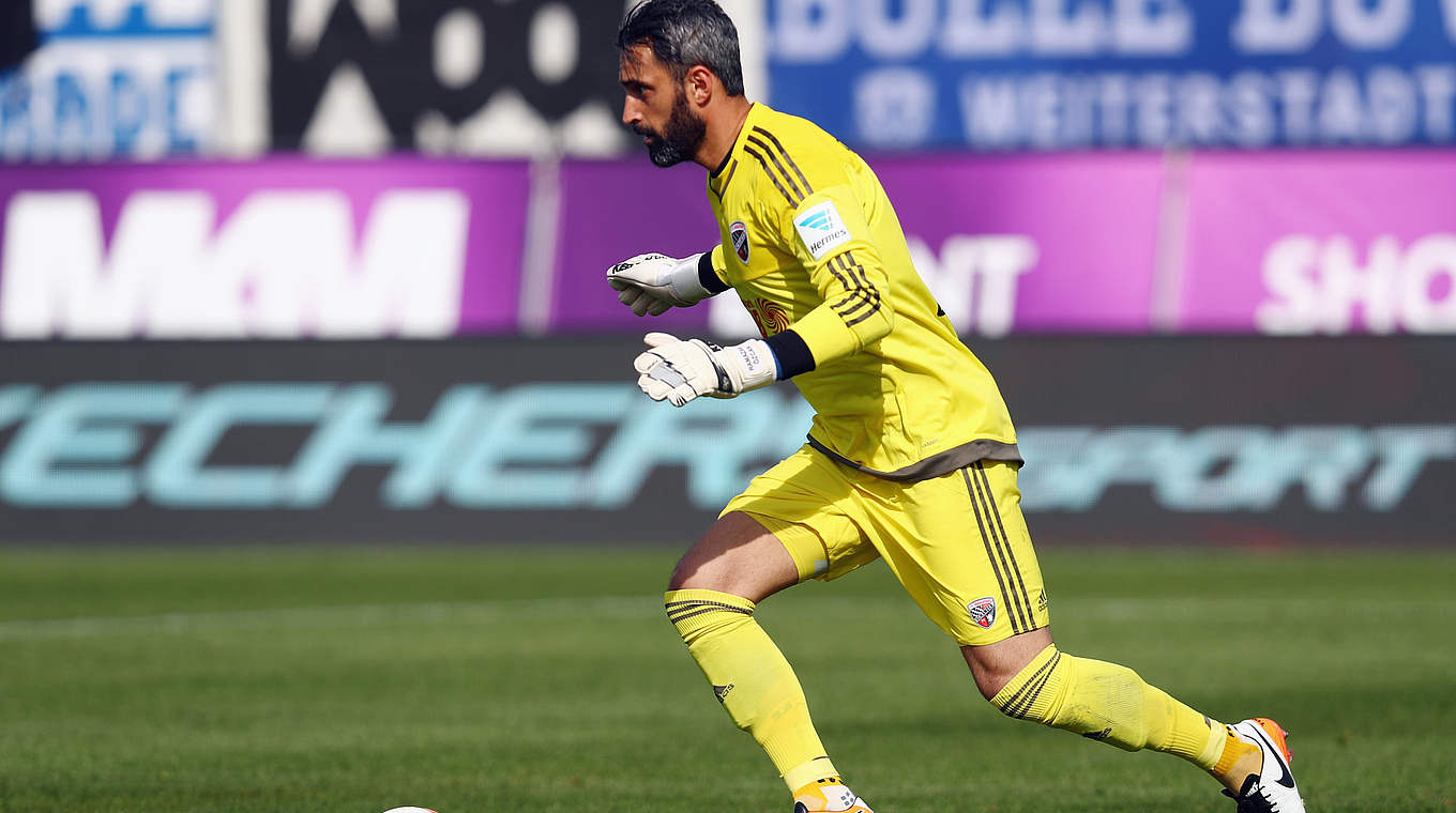 Wechselt von Ingolstadt nach Leverkusen: Torhüter Ramazan Özcan © 2016 Getty Images