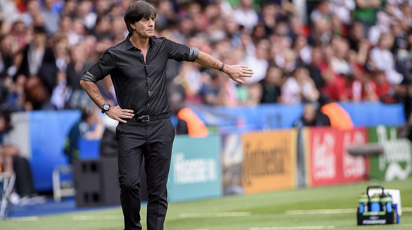 Joachim Löw über die Chancenverwertung: "Haben viele Chancen vergeben" © GES/Helge Prang