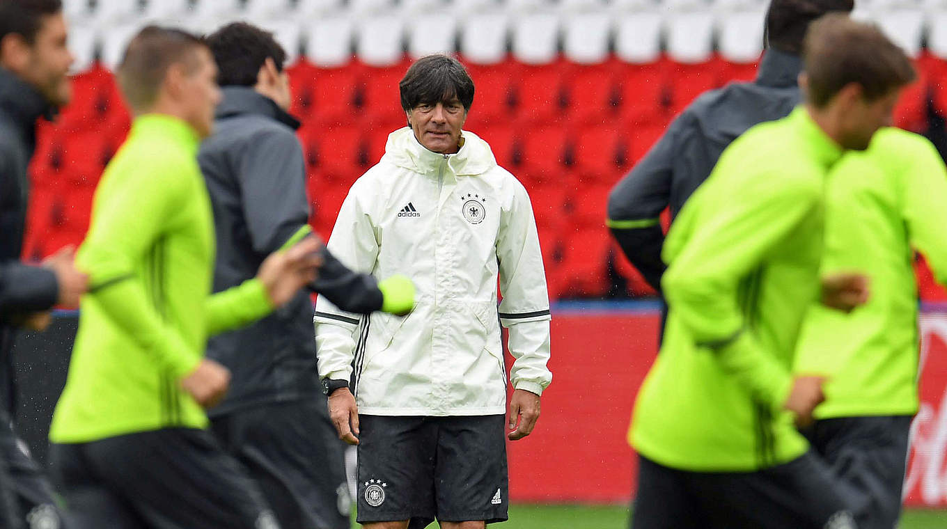 Löw: "Wir wollen möglichst lange in Frankreich bleiben" © 2016 AFP/Getty Images