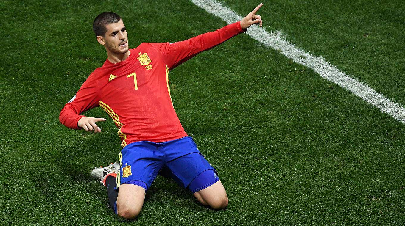 Hinein ins Vergnügen: Alvaro Morata hat was zu feiern.  © Getty Images