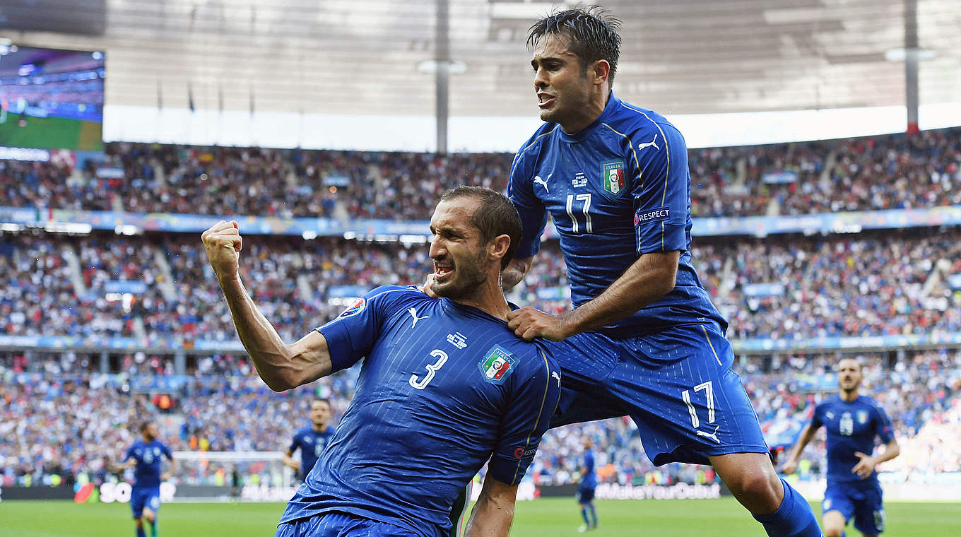 Italien jubelt: Chiellini (l.) führt Italien mit seinem Treffer zum 1:0 ins Viertelfinale © 2016 Getty Images