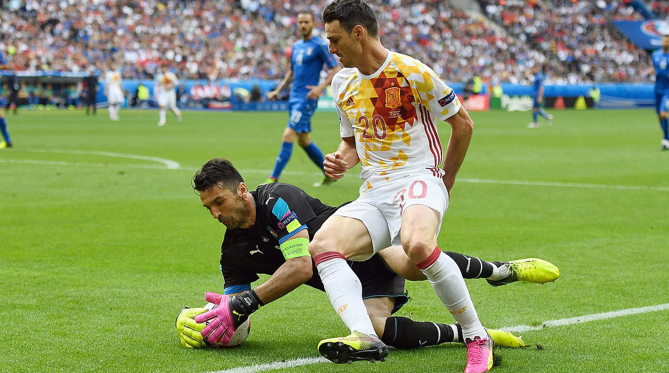 Hält seinen Kasten sauber: Gianluigi Buffon (l.) in seinem 160. Länderspiel für Italien © 2016 Getty Images