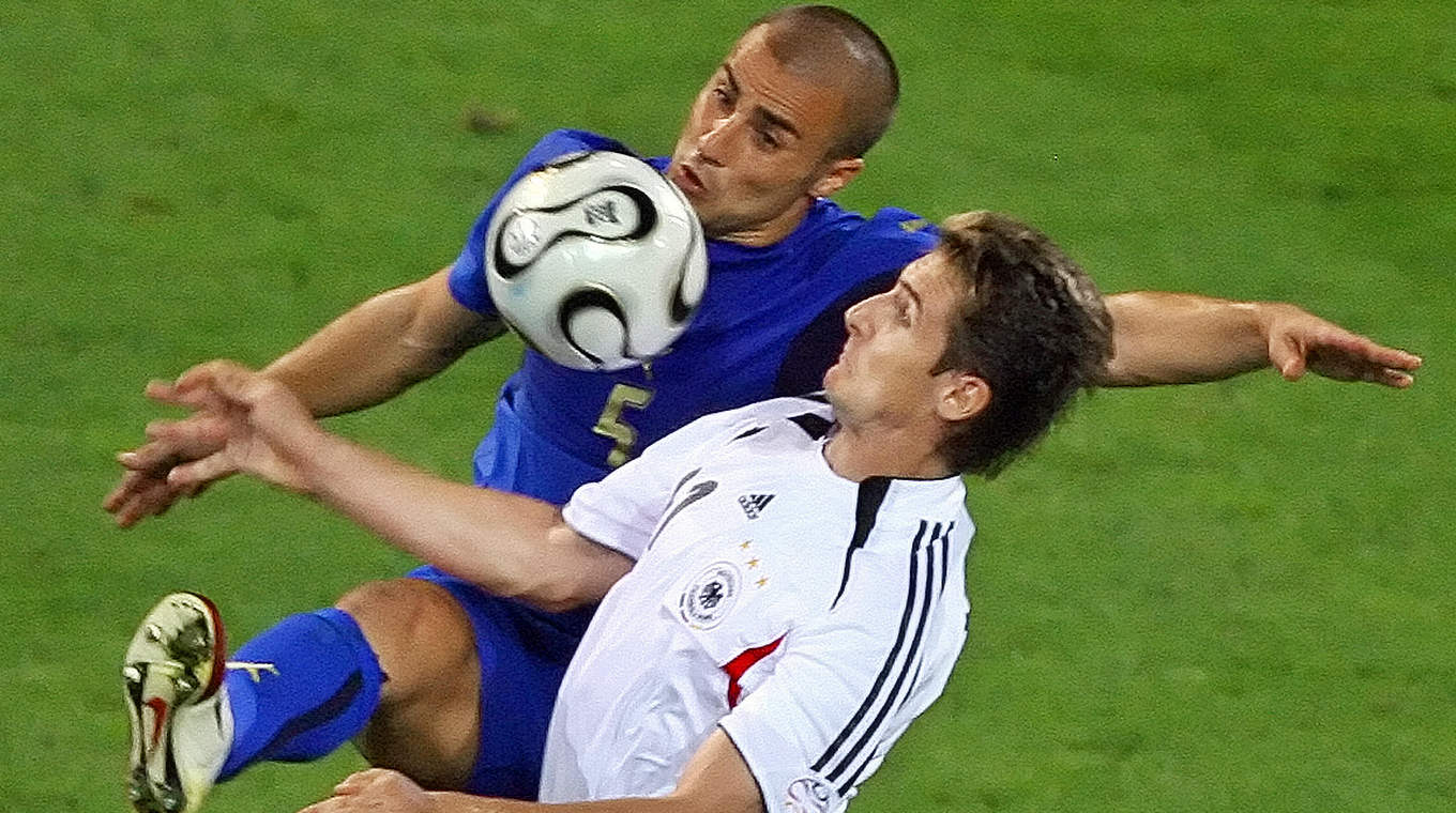 Schmerzhaftes Aus bei der Heim-WM 2006: Klose im Halbfinale gegen Italien © 2006 AFP