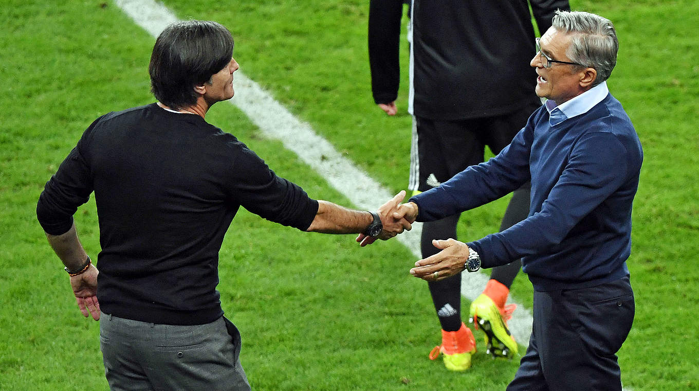 Löw und Polens Coach Adam Nawalka (r.): "Polen war heute einfach gut" © AFP/Getty Images