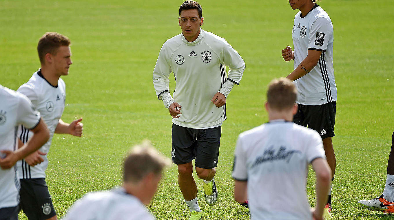 Mesut Özil: "Das Wetter ist im Sommer zu warm, da ist es für mich unmöglich zu fasten" © AFP/Getty Images