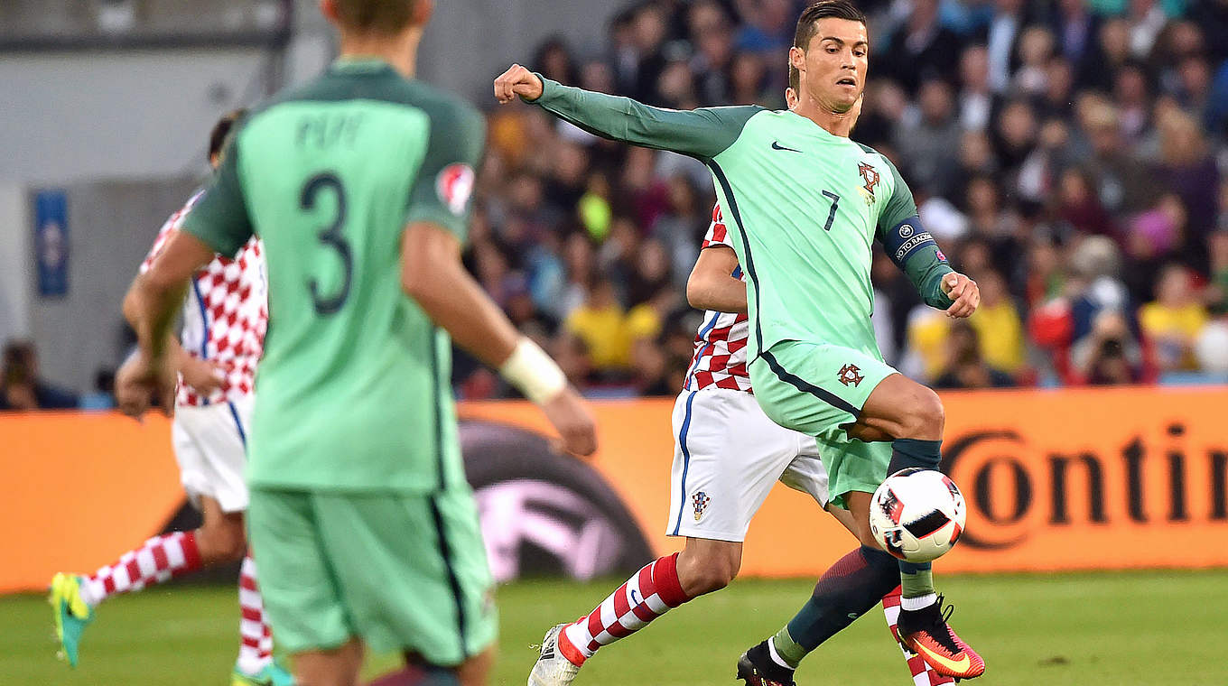 Großes Arbeitspensum für sein Team: Portugals Superstar Cristiano Ronaldo (r.) © AFP/Getty Images