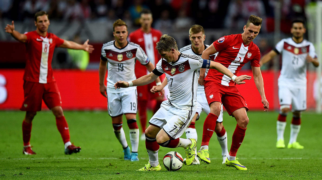 3:1 im letzten Duell mit Polen: Schweinsteiger (v.) und Co. 2015 in der EM-Qualifikation © Getty Images