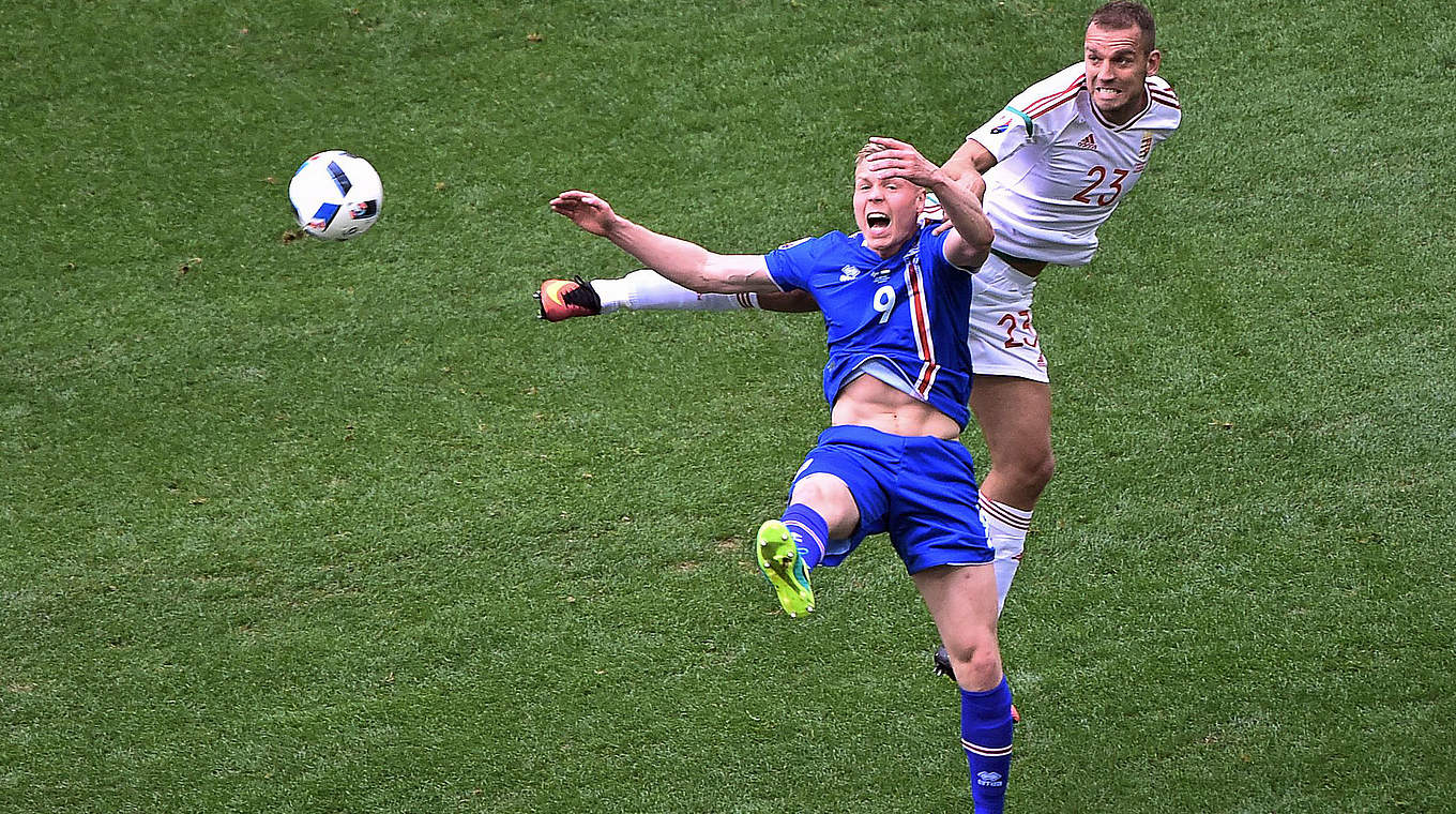 Beide Teams mit Chancen aufs Achtelfinale: Island und Ungarn schenkten sich nichts © AFP/Getty Images
