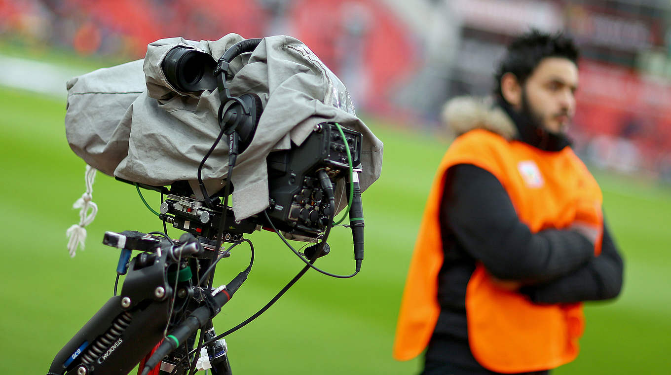 DFB-TV bietet viele Highlights: Kaum ein Online-Portal bietet mehr Spitzenfußball  © 2016 Getty Images