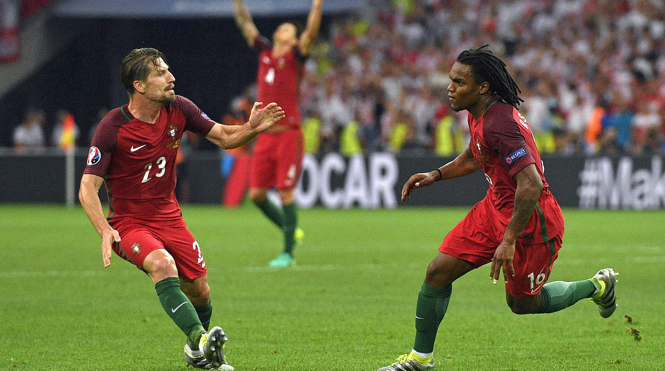 Erster EM-Startelfeinsatz, erstes Tor: Sanches (r.) trifft im Viertelfinale gegen Polen © AFP/Getty Images