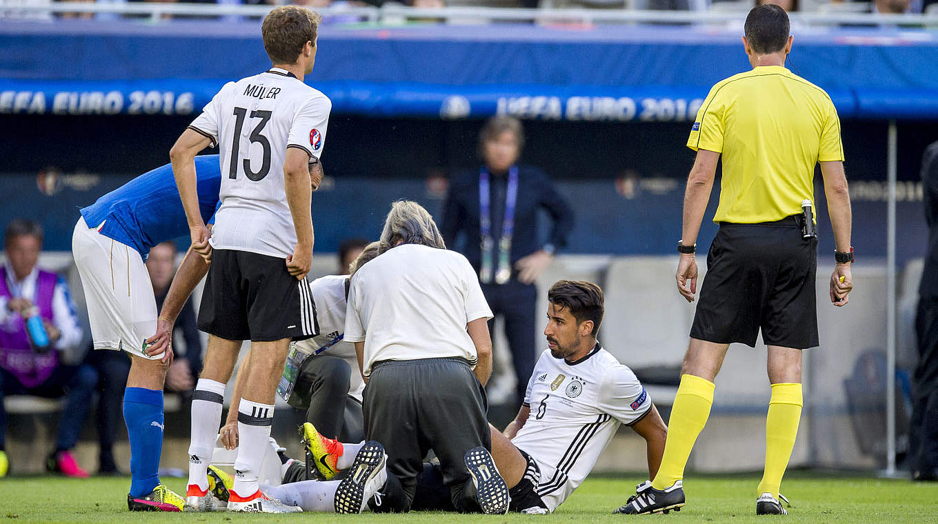 Muss verletzt vom Feld: Sami Khedira © GES/Marvin Guengoer