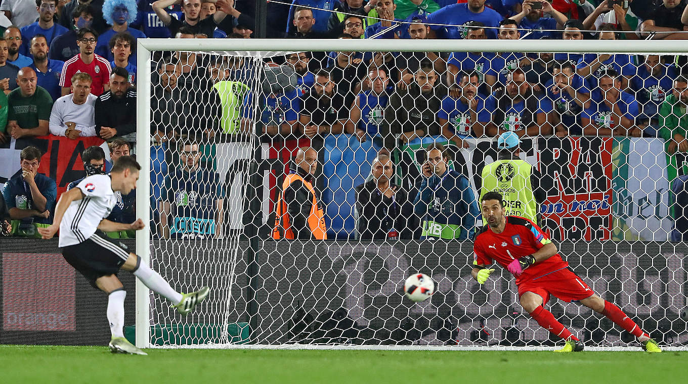 Julian Draxler und sein Strafstoß: "Die ganze Anspannung ist dann erst mal kurz weg" © 2016 Getty Images