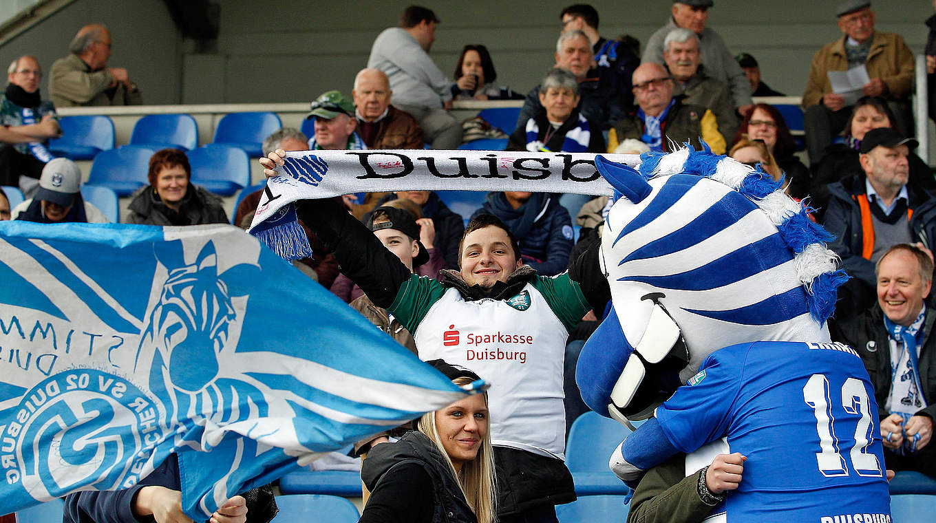 4000 Dauerkarten verkauft: Fans halten MSV Duisburg auch in der 3. Liga die Treue © 2016 Getty Images