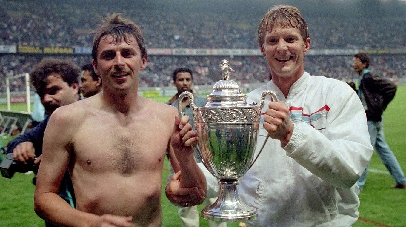 Meister 1989 mit Olympique Marseille: die deutschen Europameister Allofs (l.) und Förster © Imago