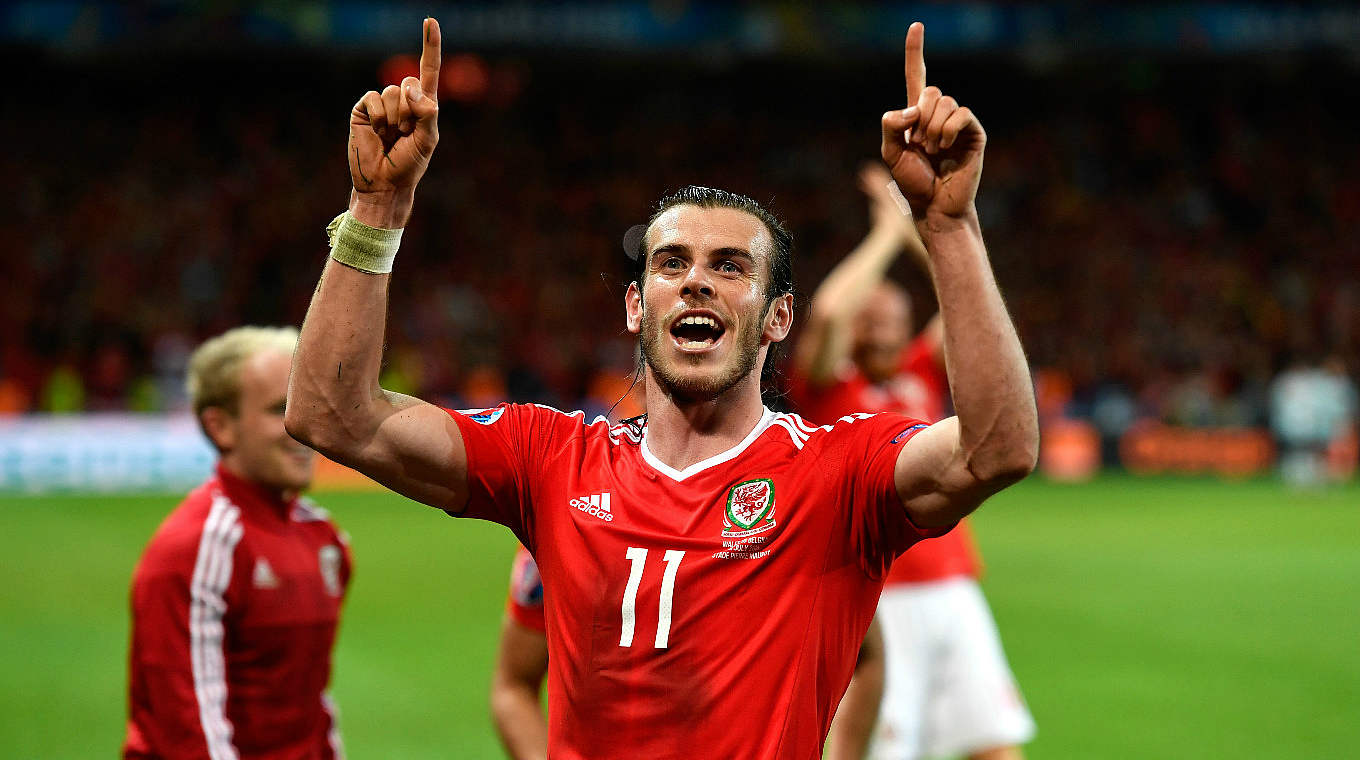Superstar Gareth Bale almost leads his Wales side to the final © 