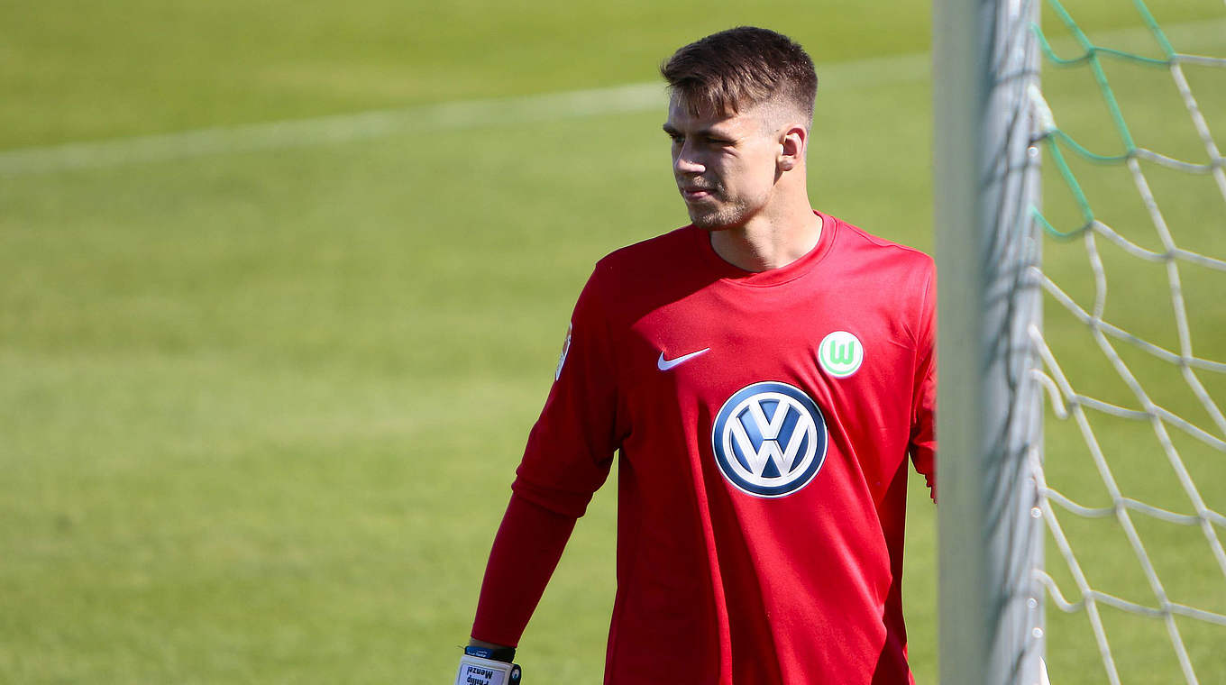 Vertragsverlängerung bis 2021: Wolfsburgs U-Nationaltorhüter Phillip Menzel © imago/foto2press