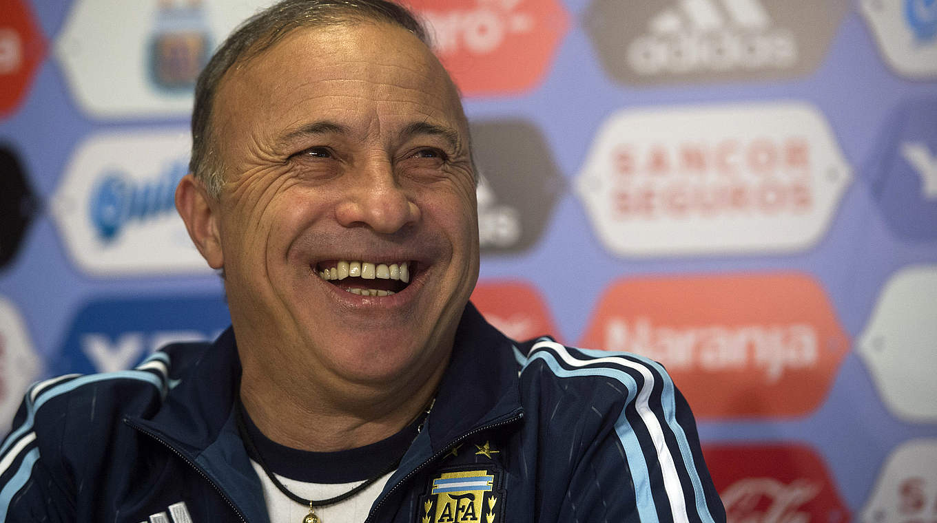 Wünscht sich ein Endspiel gegen Brasilien: Argentiniens Trainer Julio Olarticoechea © Getty Images