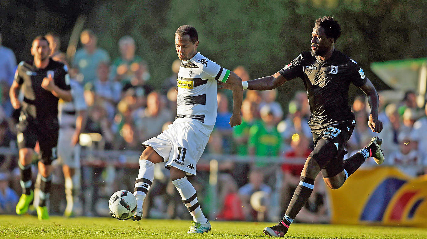 Trifft im Testspiel gegen Zweitligist 1860 München: Gladbachs Raffael (l.) © 2016 Getty Images