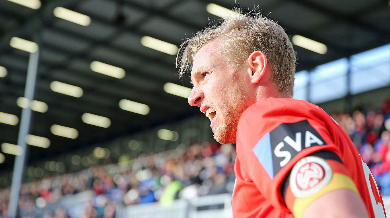 Bleibt auch in der neuen Saison Kapitän bei Wehen Wiesbaden: Patrick Funk © 2016 Getty Images