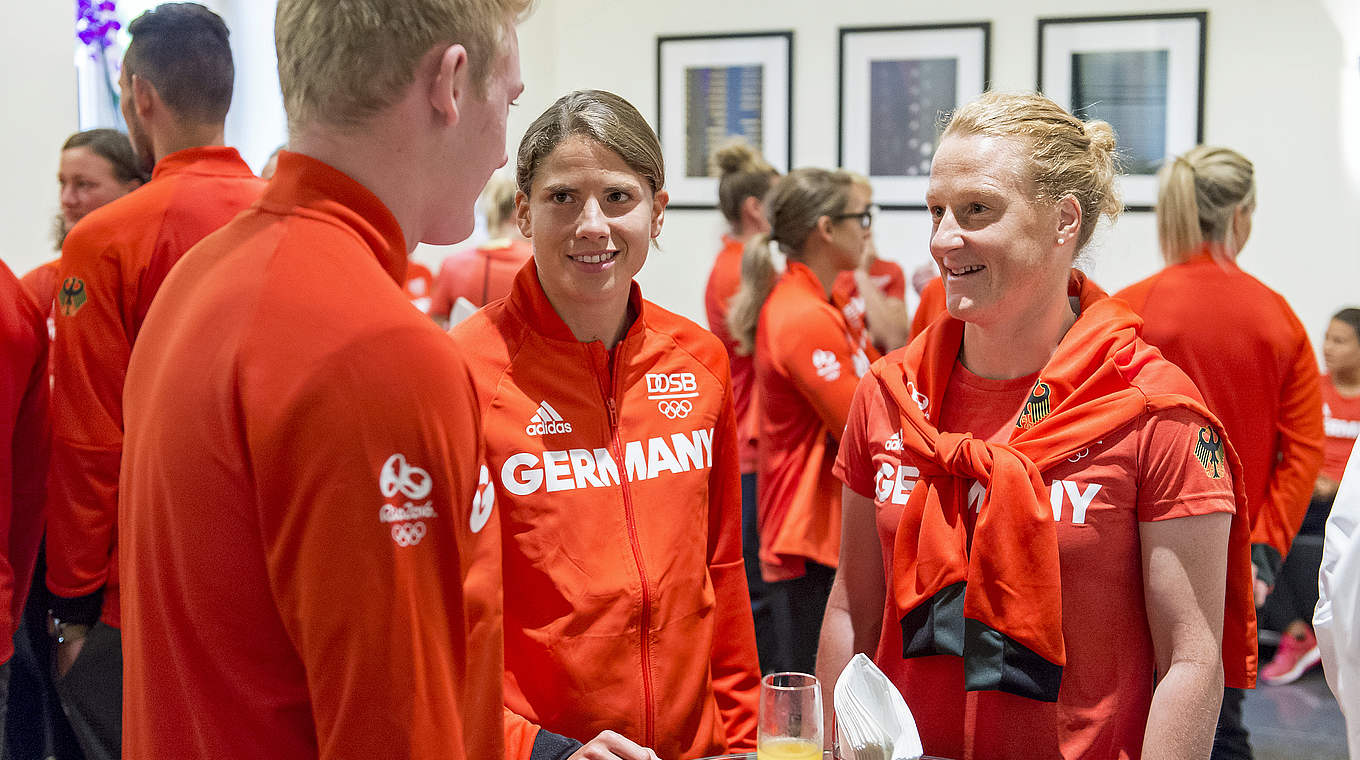 Freuen sich auf die zahlreichen Erfahrungen im Olympischen Dorf: Julian Brandt, Annike Krahn (M.) und Melanie Behringer © 2016 Getty Images