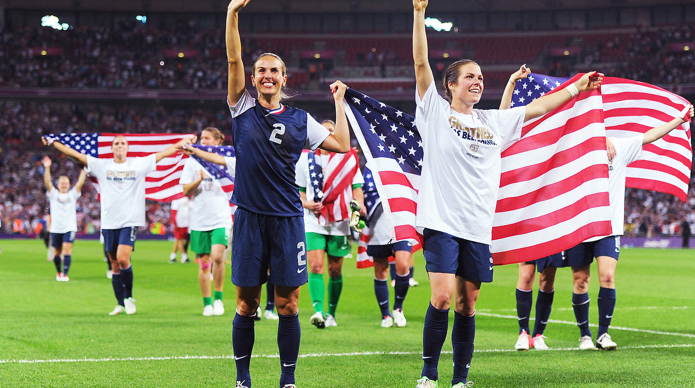 Wollen auch in Rio Gold: Die US-Girls gehen als Titelverteidiger ins Turnier © 2012 Getty Images