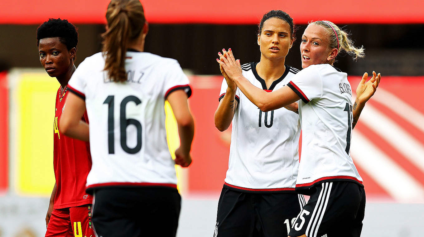 Islacker (r.) über das Team: "Wir sind noch enger zusammengewachsen" © Getty Images