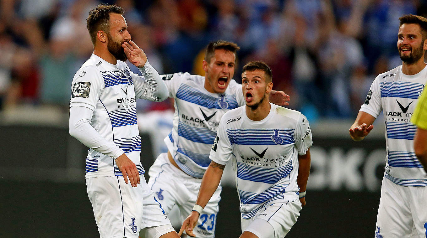 Jubel des Matchwinners: Duisburgs Zlatko Janjic (l.) feiert mit seinen Mitspielern © Getty Images