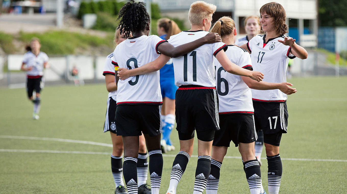 Schon 16-mal gejubelt: Die deutschen U 16-Juniorinnen sind beim Nordic Cup in Torlaune © Getty Images