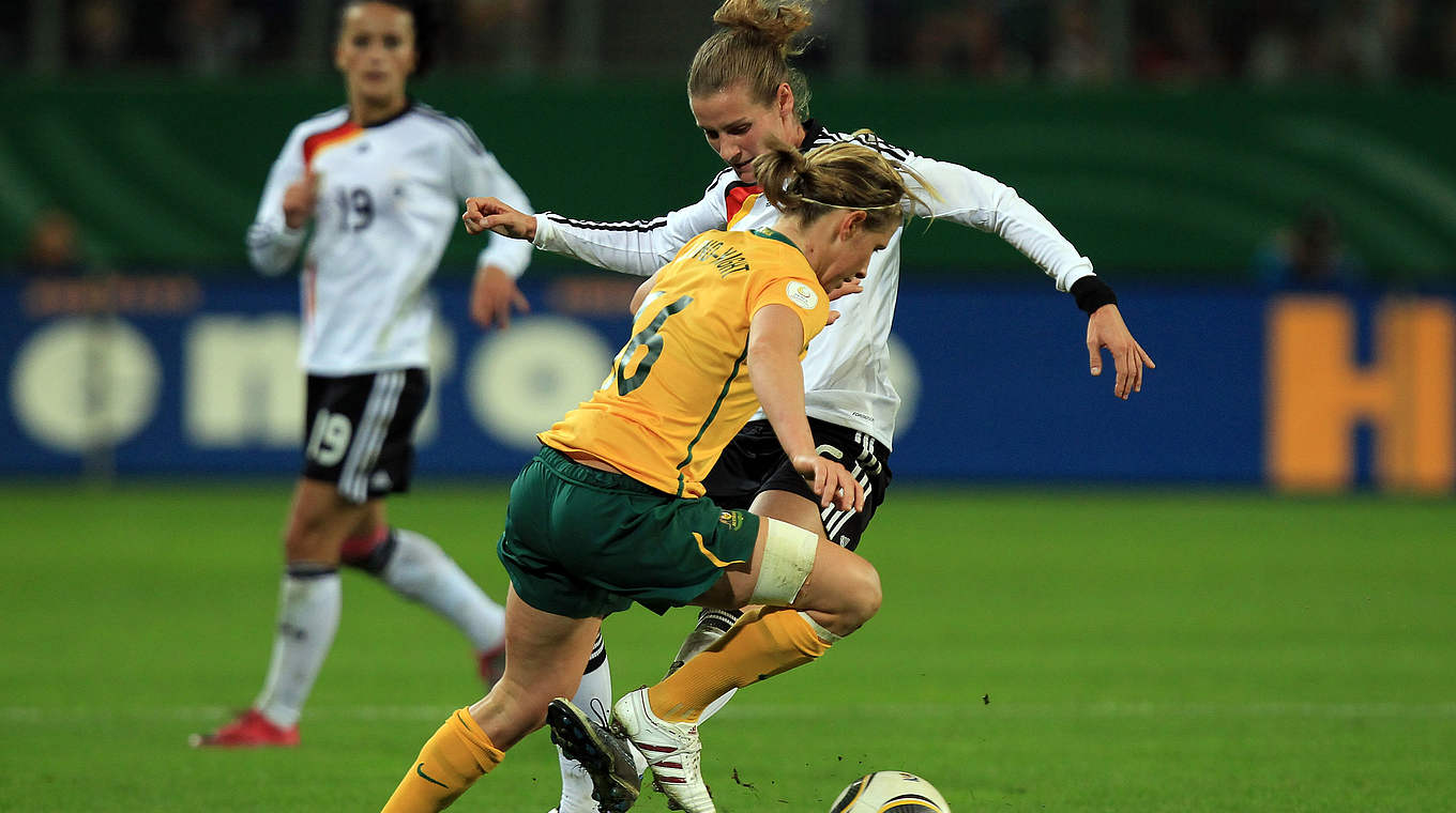 Letztes Aufeinandertreffen 2010: Simone Laudehr mit den DFB-Frauen gegen Australien © 2010 Getty Images