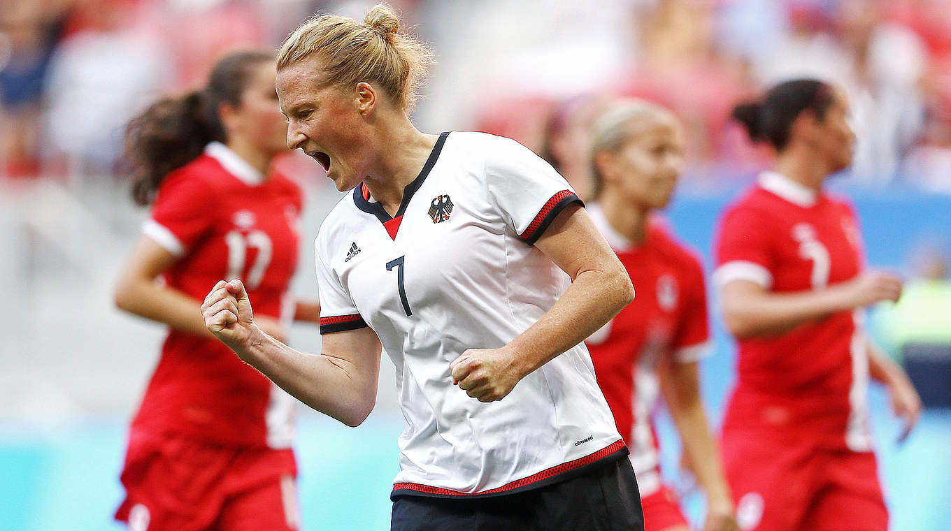 Melanie Behringer erzielt den ersten Treffer für Deutschland in der Partie gegen Kanada. © 2016 Getty Images