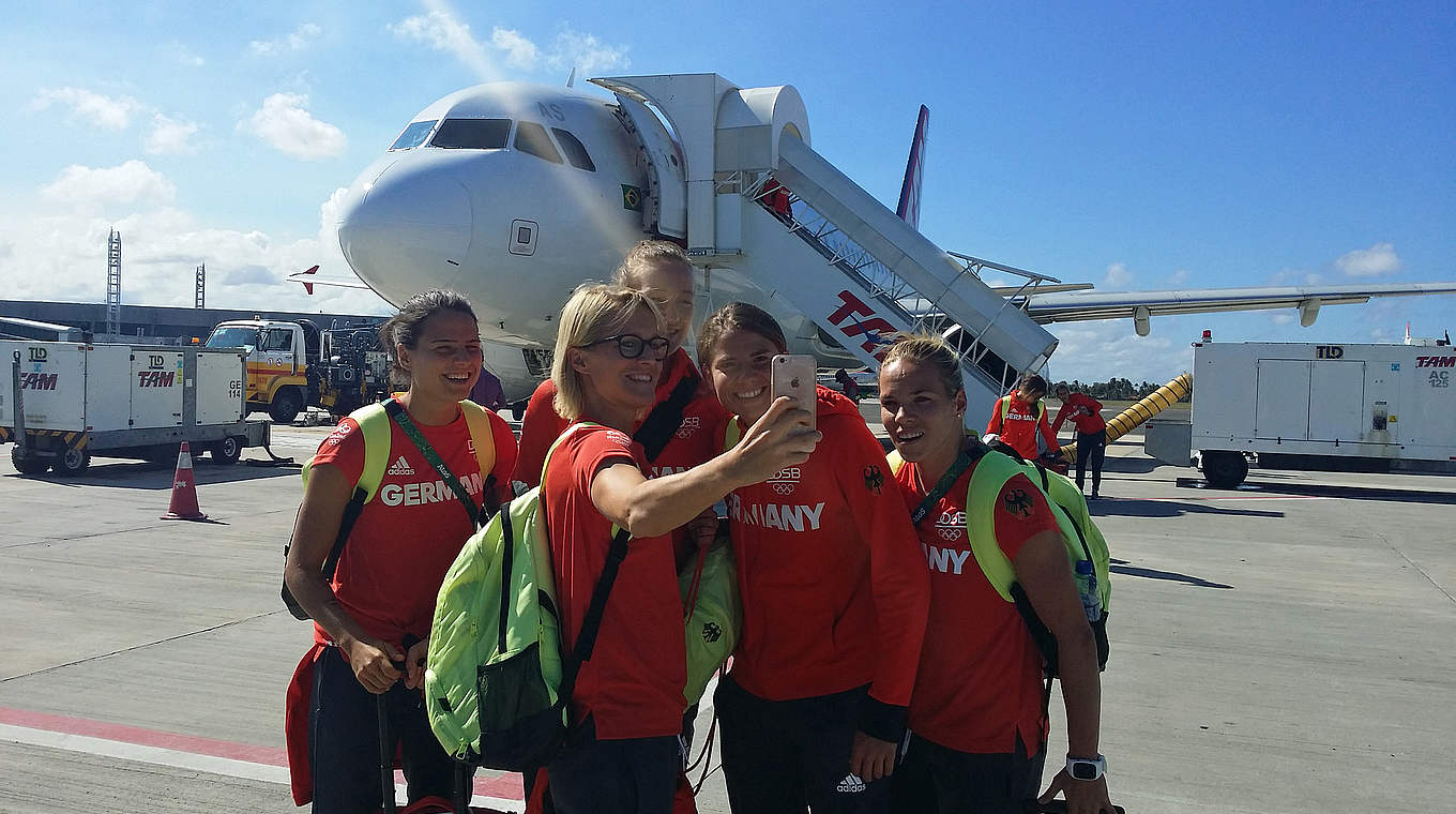 Gute Stimmung vor dem Viertelfinale: Die DFB-Frauen sind in Salvador angekommen © DFB