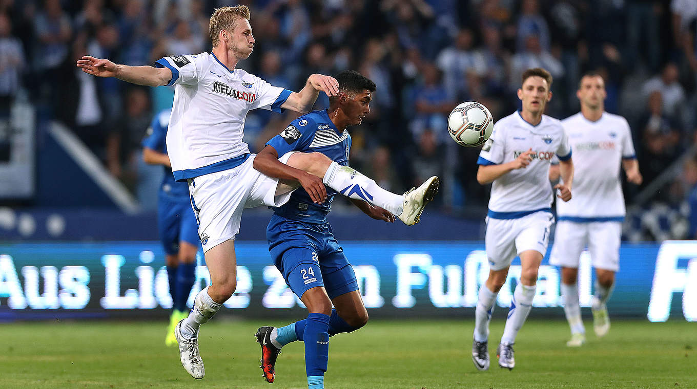Pokaleinsatz gegen Sandhausen fraglich: Paderborns Thomas Bertels (l.) ist verletzt © 2016 Getty Images
