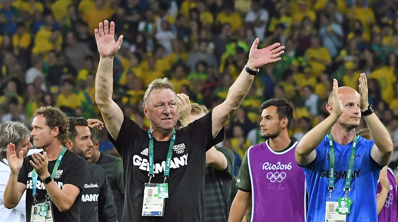 "The team worked so hard every day" - Horst Hrubesch  © LUIS ACOSTA/AFP/Getty Images
