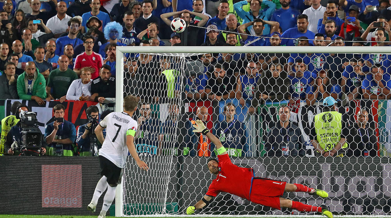 119. Länderspiel: 2. Juli 2016, Viertelfinale bei der Europameisterschaft gegen Italien © 2016 Getty Images
