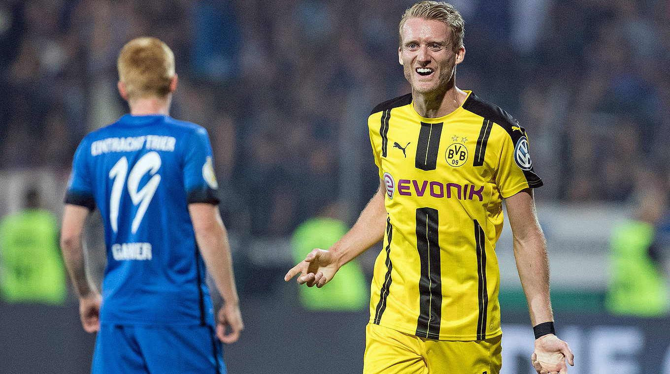 Erstes Pflichtspiel-Tor: Weltmeister Schürrle trifft beim Dortmunder Erfolg zum 3:0 © 2016 Getty Images