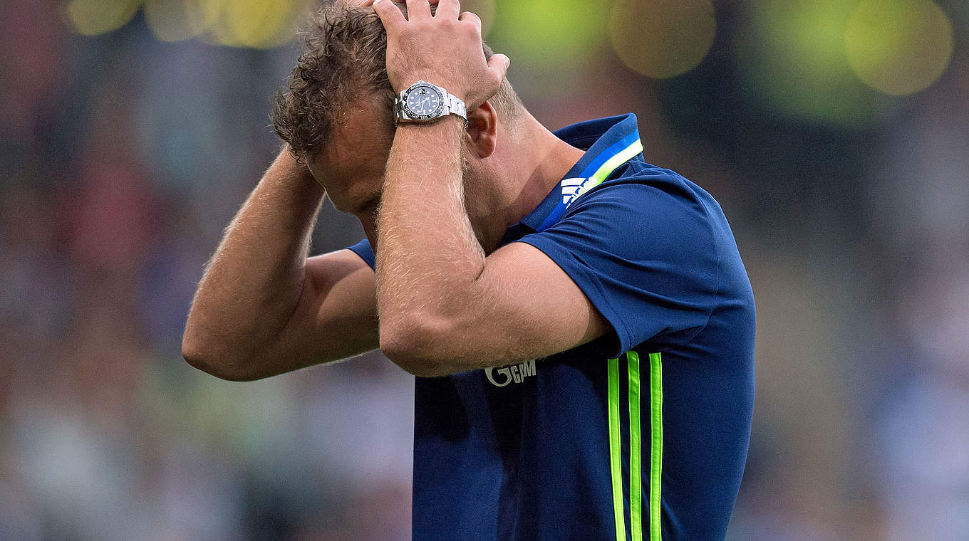 So ganz zufrieden ist Schalkes neuer Trainer aber noch nicht: Markus Weinzierl © 2016 Getty Images