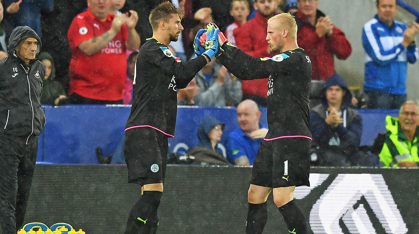 Ron-Robert Zieler made his Premier League debut for Leicester, coming on for Kasper Schmeichel.  © 2016 Getty Images