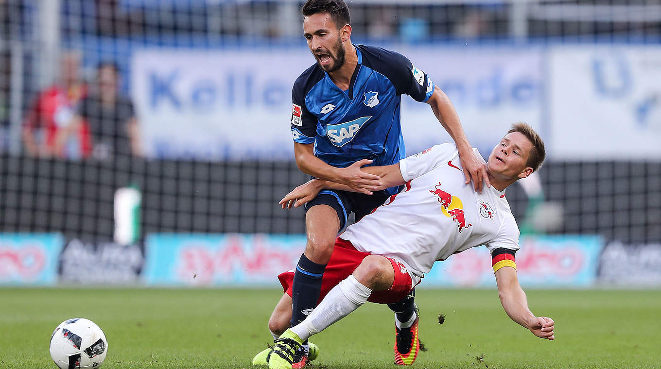 Zweikampf in Sinsheim: Leipzigs Dominik Kaiser (r.) gegen Lukas Rupp von Hoffenheim © 2016 Getty Images