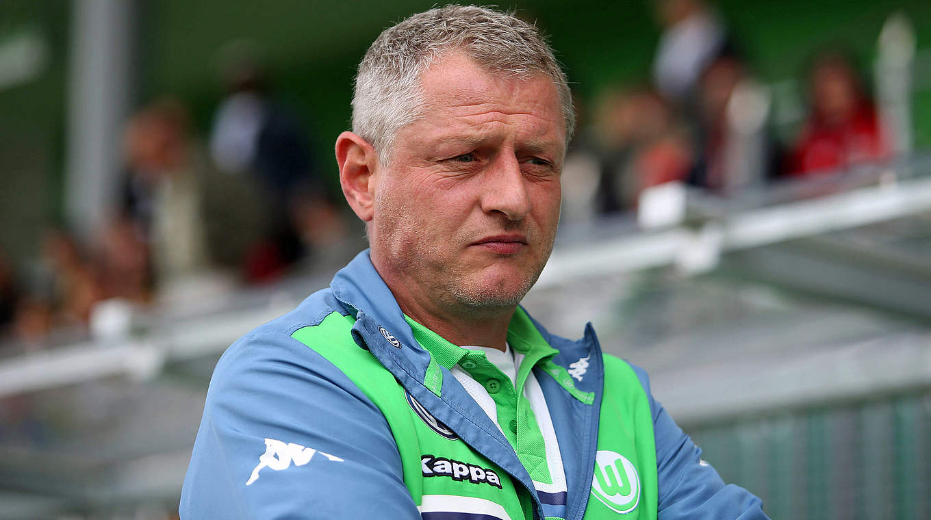 Beim Testspiel gegen den Halleschen FC wieder dabei: Wolfsburgs Trainer Steffen Brauer © imago/regios24