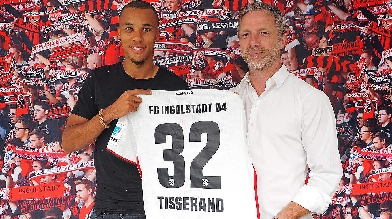 Neue Zusammenarbeit: FCI-Sportdirektor Linke (r.) holt Marcel Tisserand an die Donau © FC Ingolstadt 04