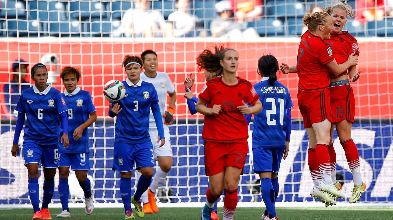 Auch bei der WM 2015 im Team dabei: Melanie Behringer (2.v.r.) © Getty Images