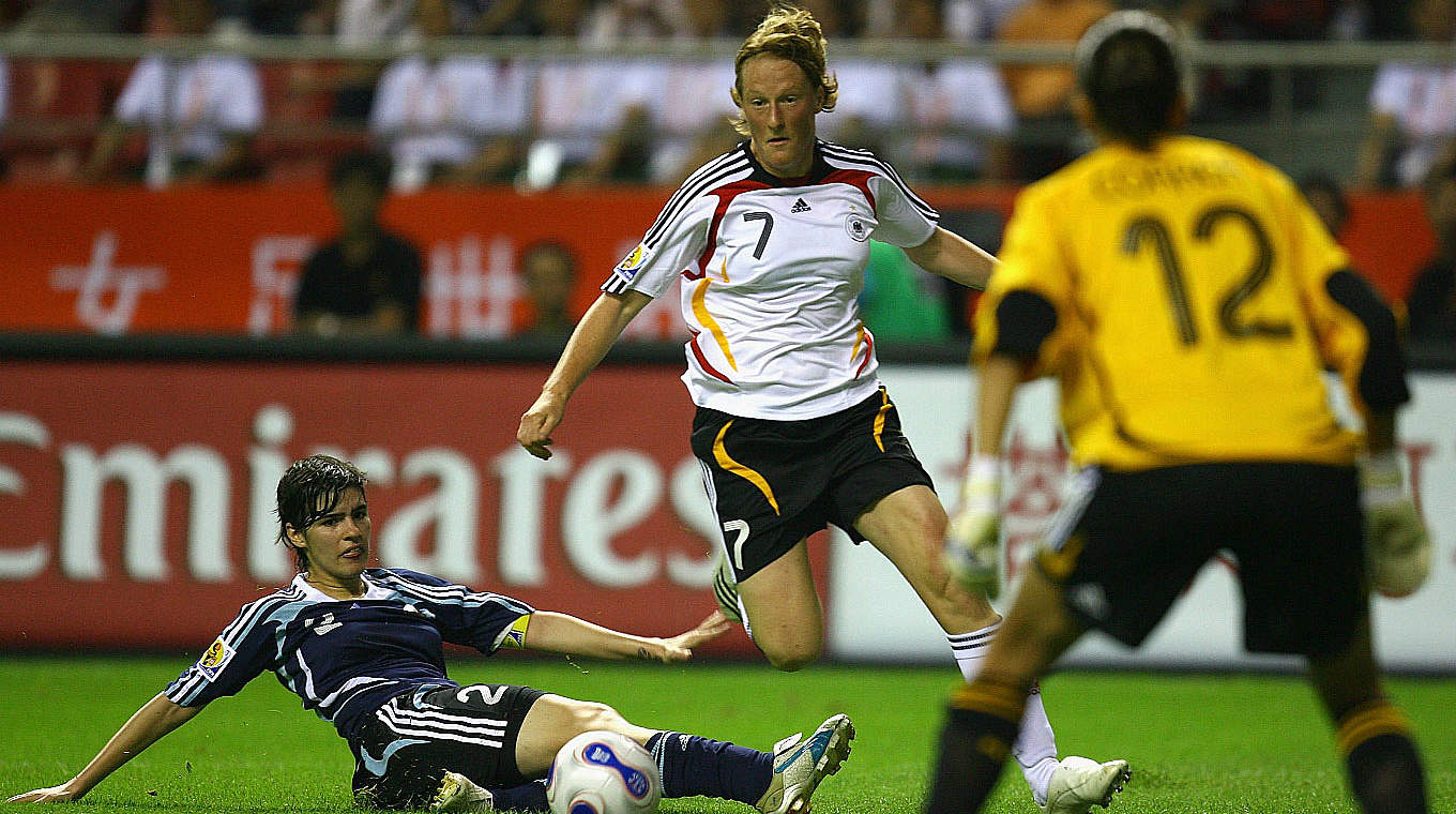 Nicht zu stoppen: Behringer (2.v.r.) bei der WM 2007 gegen Argentinien © Getty Images