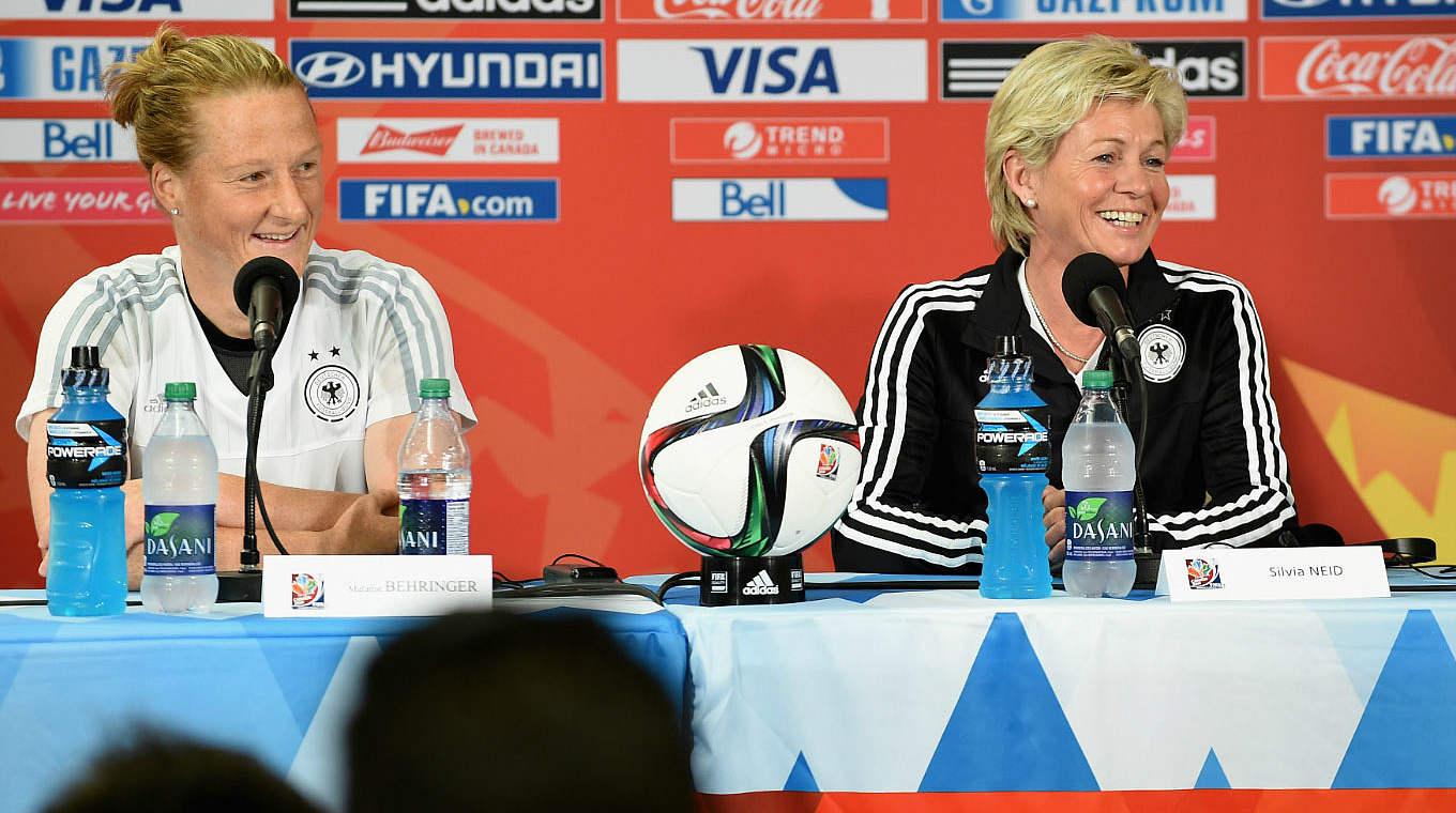 Seit 2005 gemeinsam erfolgreich: Melanie Behringer und Bundestrainerin Silvia Neid © Getty Images