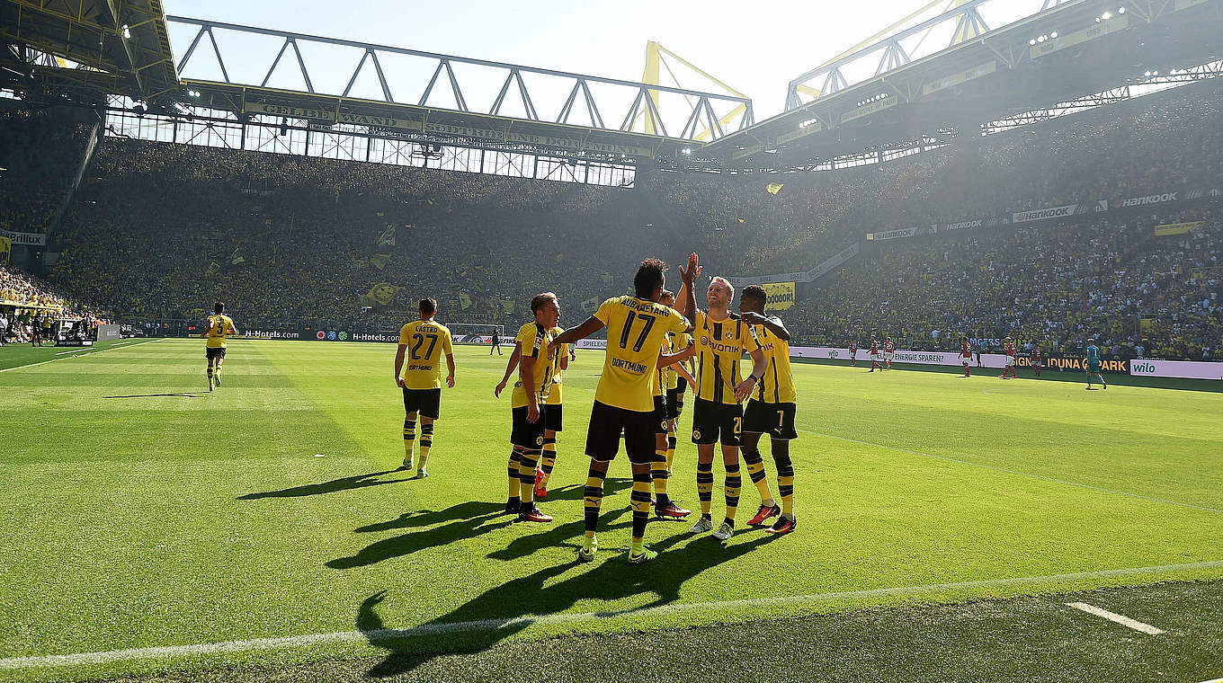Aubameyang trifft wieder: Der Torjäger (Nr. 17) markiert beide Dortmunder Treffer © AFP/Getty Images
